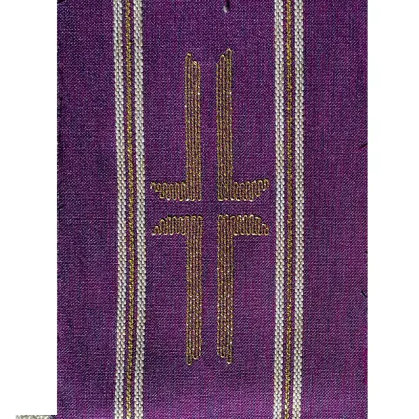 feines Kreuz in violett