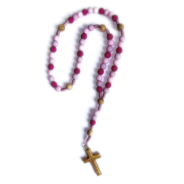 Rosenkranz mit rosa Acrylperlen und Olivenholzkreuz