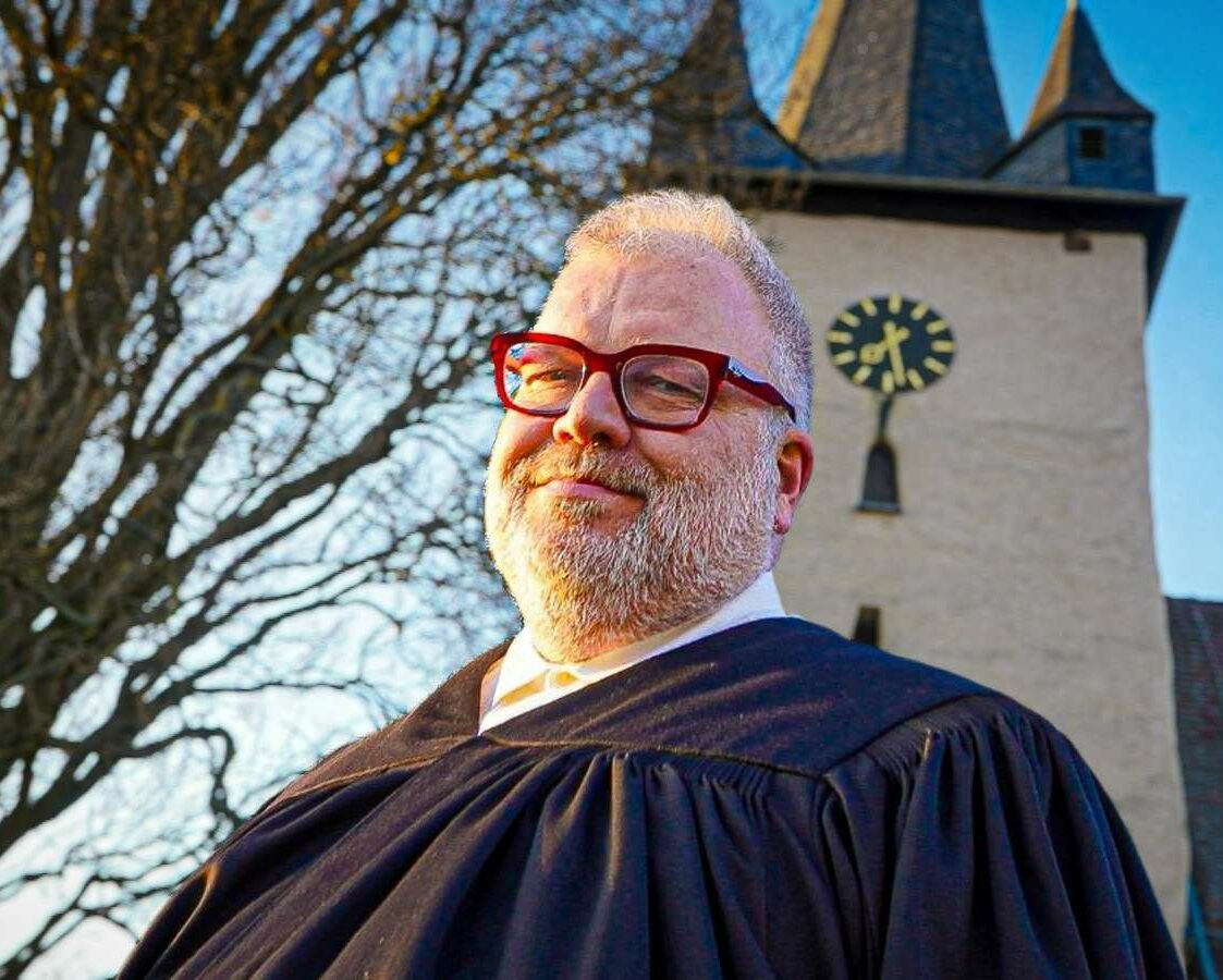 P. Fröhlich aus Dörnberg erfüllt sich seinen Traum und wird Prädikant P. Fröhlich aus Dörnberg erfüllt sich seinen Traum und wird Prädikant